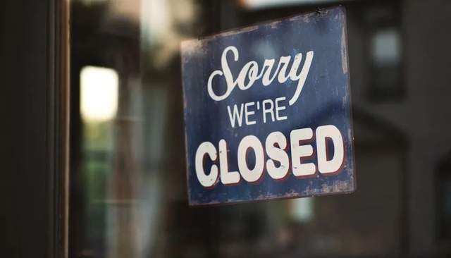 中介跑路致大门贴满法院传票 商务信息咨询行业的警示